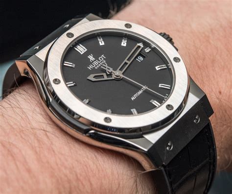 do hublot watches tick or sweep|how to check hublot watch.